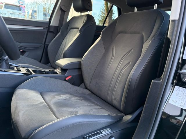 Fahrzeugabbildung Volkswagen Golf VIII 1.5 TSI STYLE KAMERA SHZ LED IQ.LIGHTS