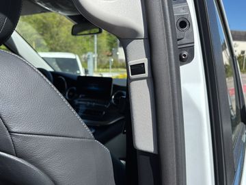 Mercedes V 250 - 6