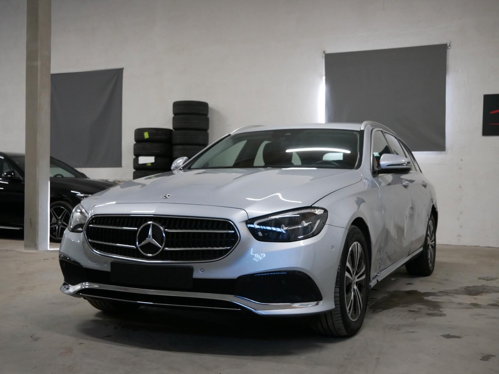 Mercedes-Benz E 220 d AVANTGARDE R-KAM TOTW NAVI AMBI E-KLAPPE