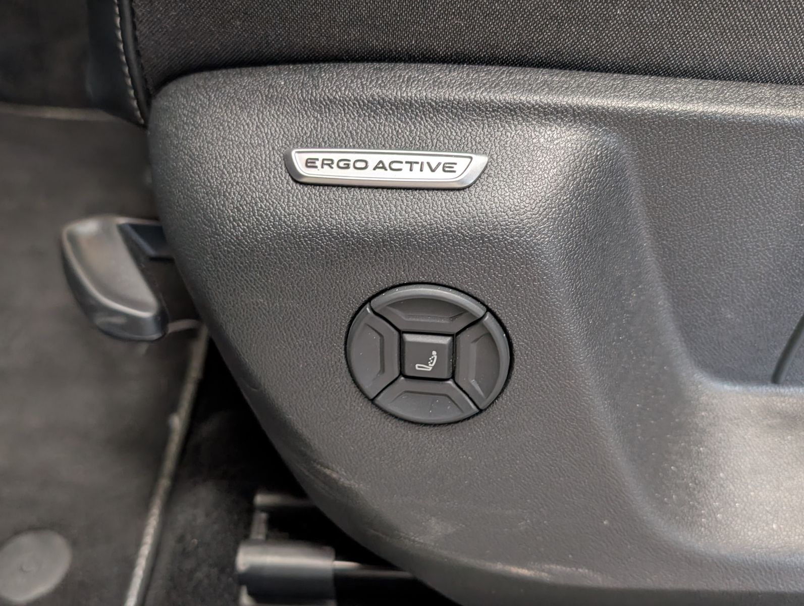 Immagine del veicolo Volkswagen Tiguan 2.0TDI R-Line 4M Pano H/K AHK Matrix 20"