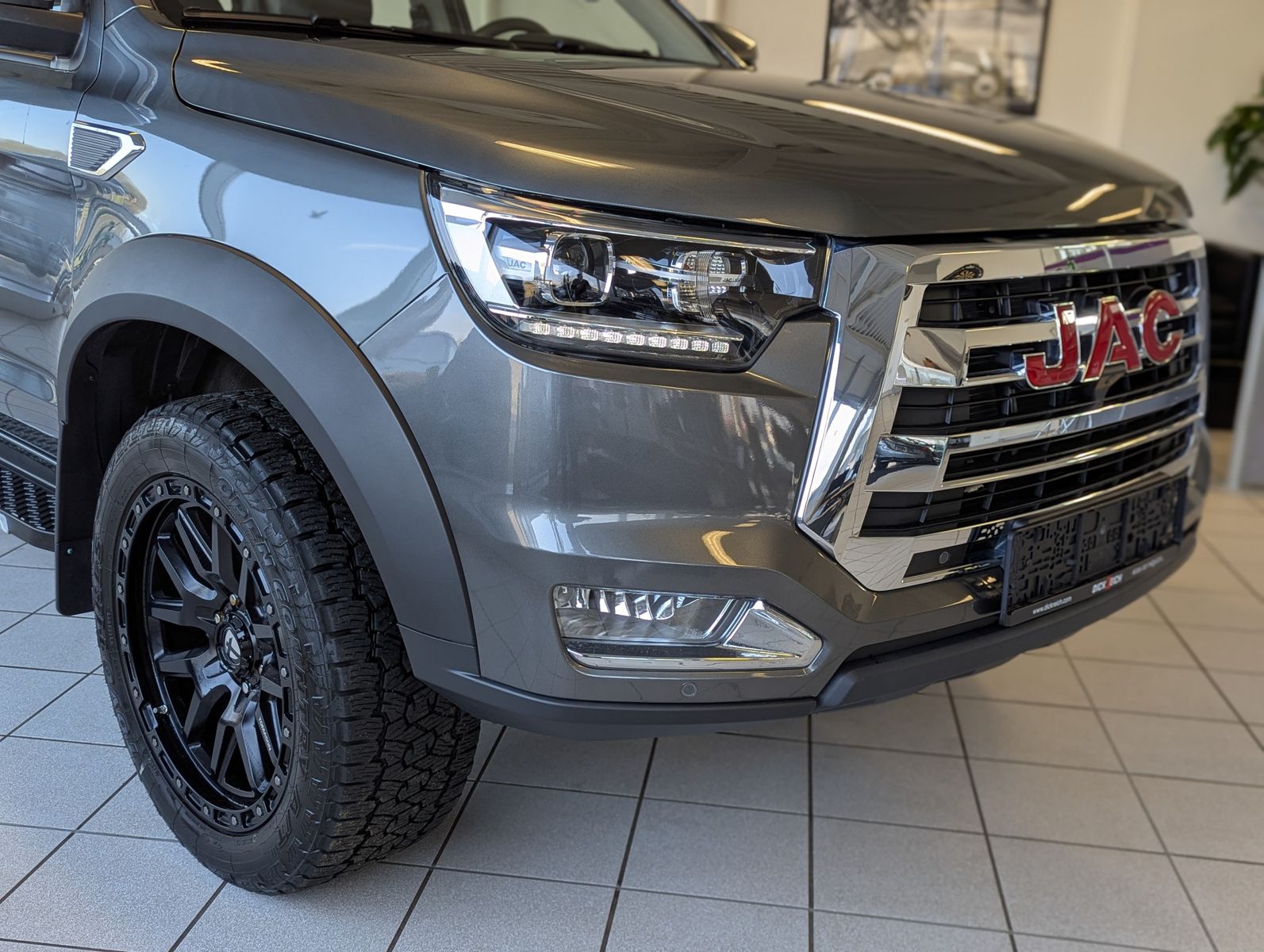 JAC 8 Pro 2,4 T Pick-Up 4WD Allrad 360° TEMP Leder - Image 9