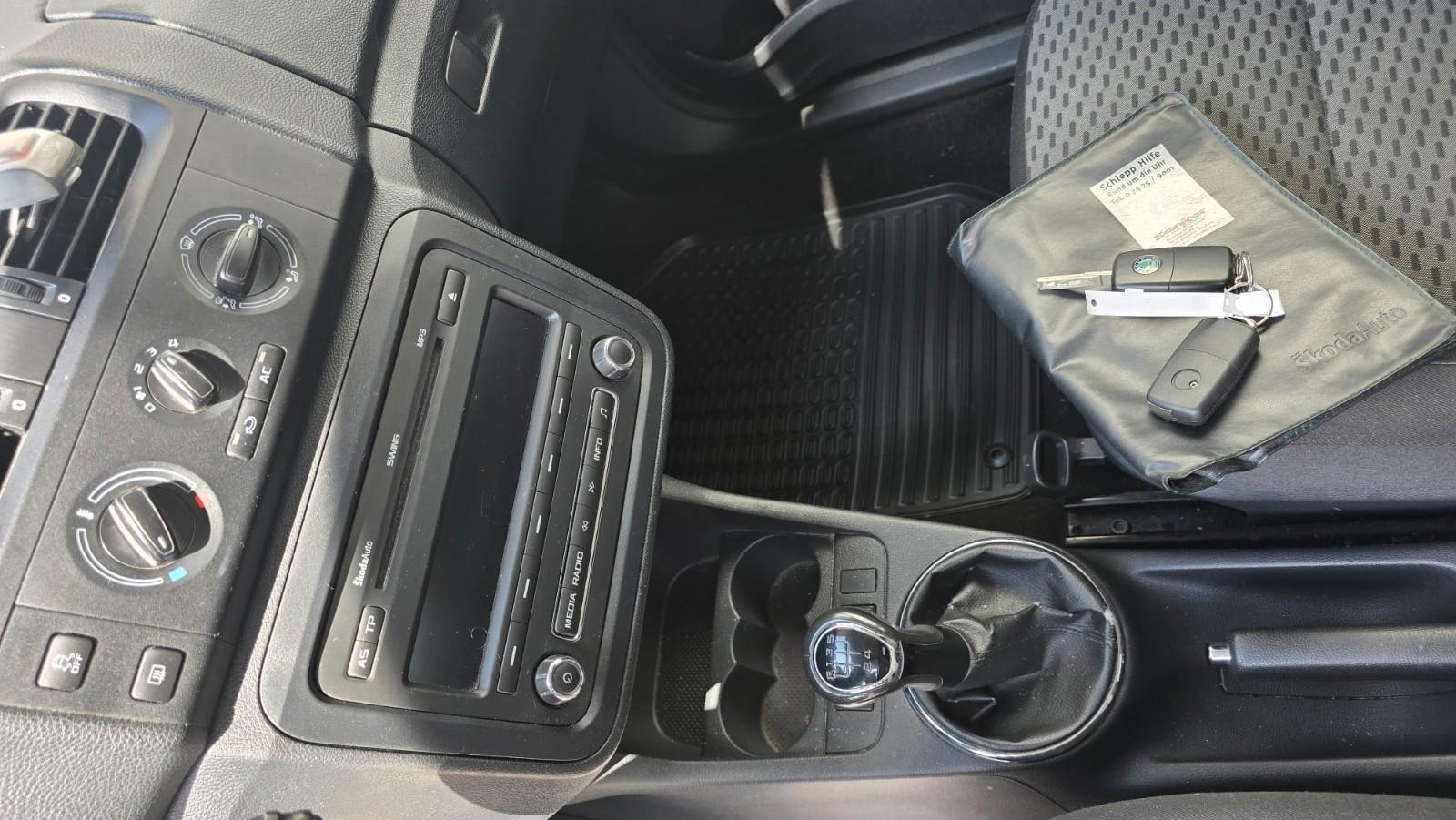 Skoda Fabia 2011 — photo 14