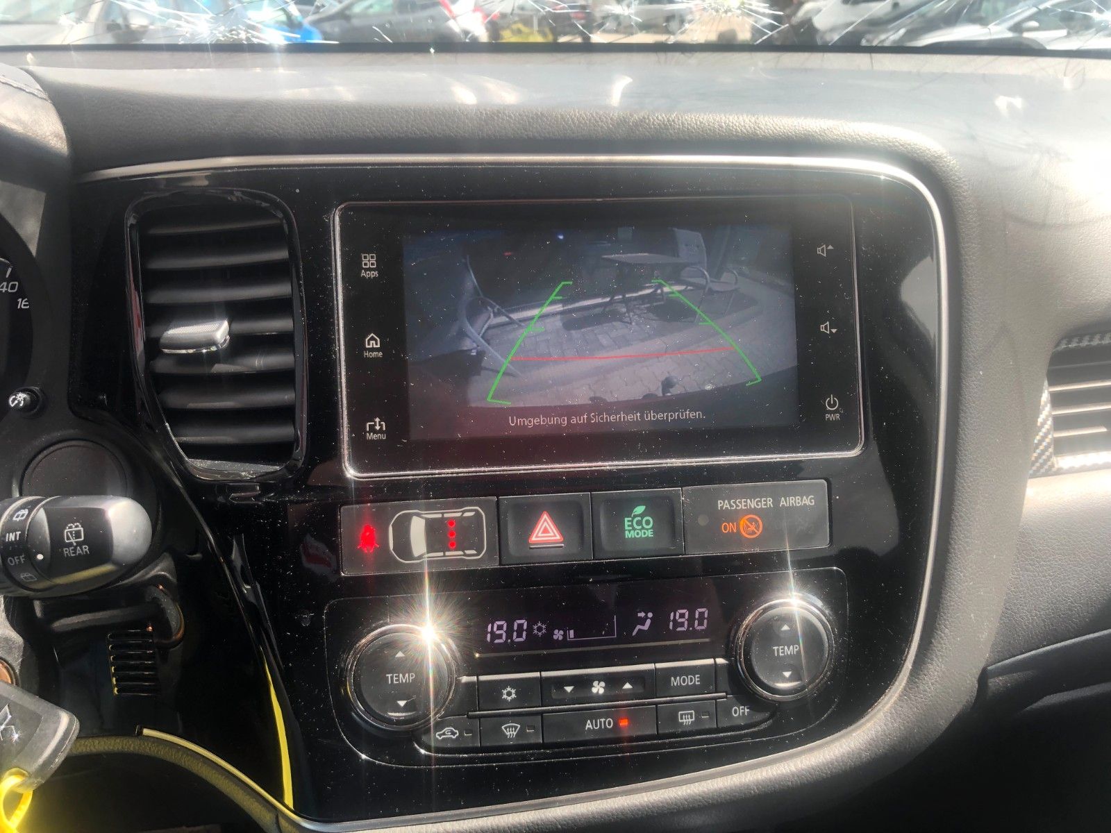 Fahrzeugabbildung Mitsubishi Outlander Edition 100 2WD Hagelschaden
