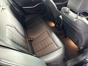 BMW 320i A