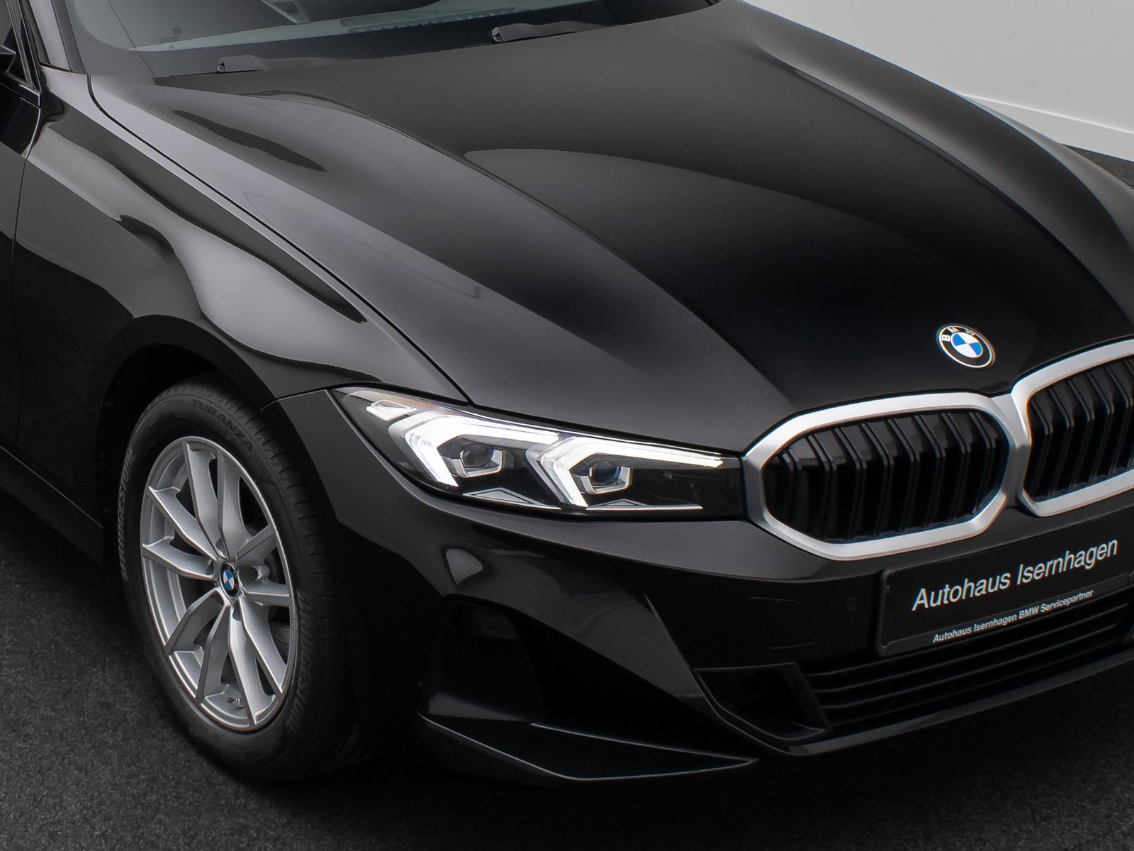 Fahrzeugabbildung BMW 320d GeschwindigReg AHK Widscreen Sport DAB