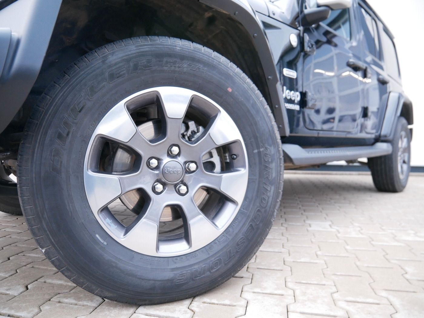 Fahrzeugabbildung Jeep Wrangler Unlimited 2.2 Overland 1.Hand AHK LED