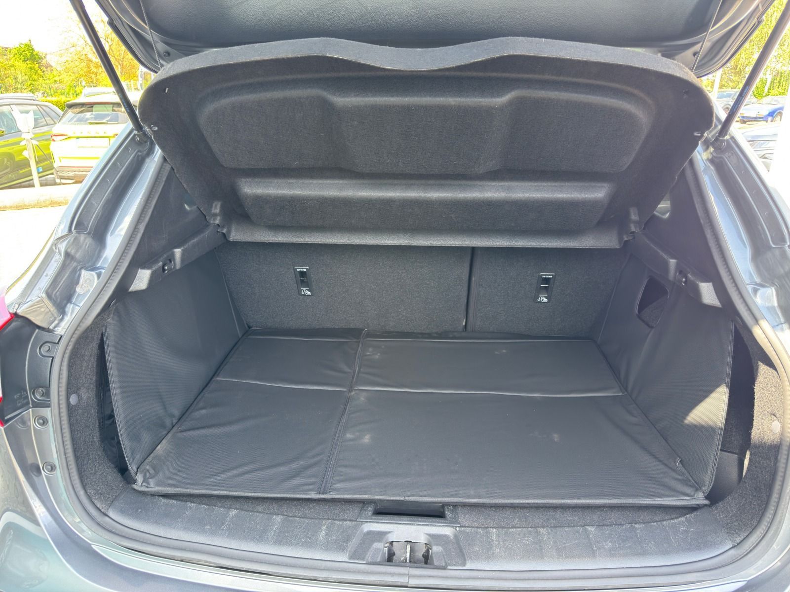 Fahrzeugabbildung Nissan Qashqai Tekna + 159PS 6-Gang