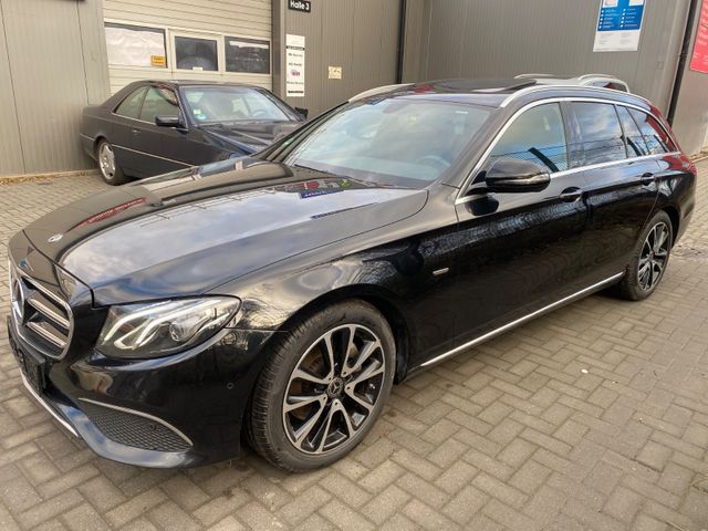 Mercedes-Benz T-Modell E 220 d/ Schiebedach/Ambient Licht