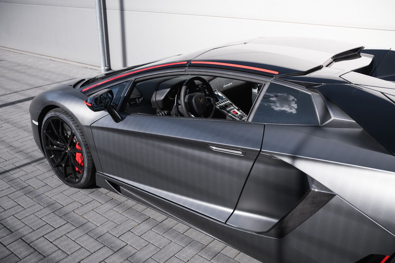 Fahrzeugabbildung Lamborghini LP 700-4 Roadster Pirelli Edition 1of100-Lift