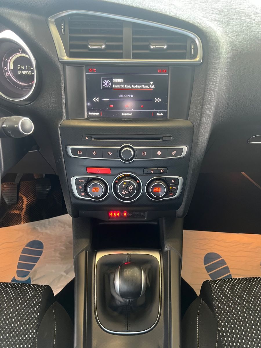 Fahrzeugabbildung Citroën DS4 Crossback *RÜCKFAHRKAMERA*NAVI*