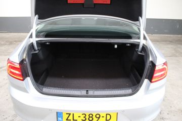 Volkswagen Passat - 10