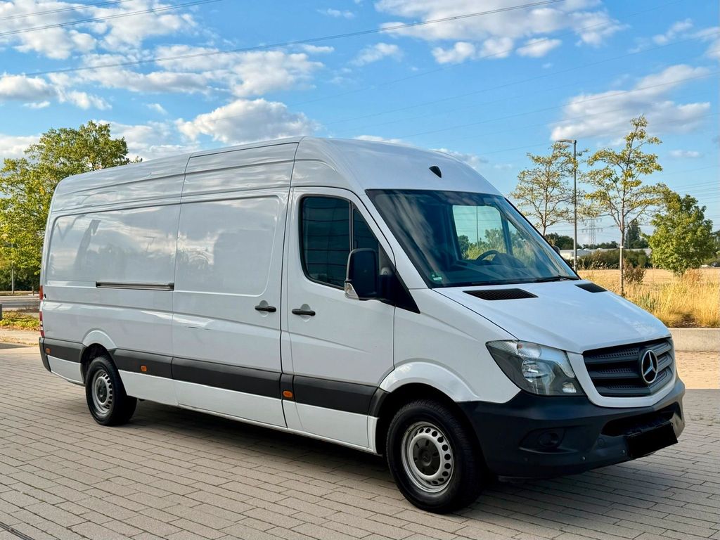 Image of Mercedes-Benz Sprinter