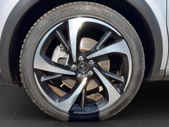 Fahrzeugabbildung DS Automobiles DS 7 Crossback 1.6 E-Tense 300 4x4 Rivoli