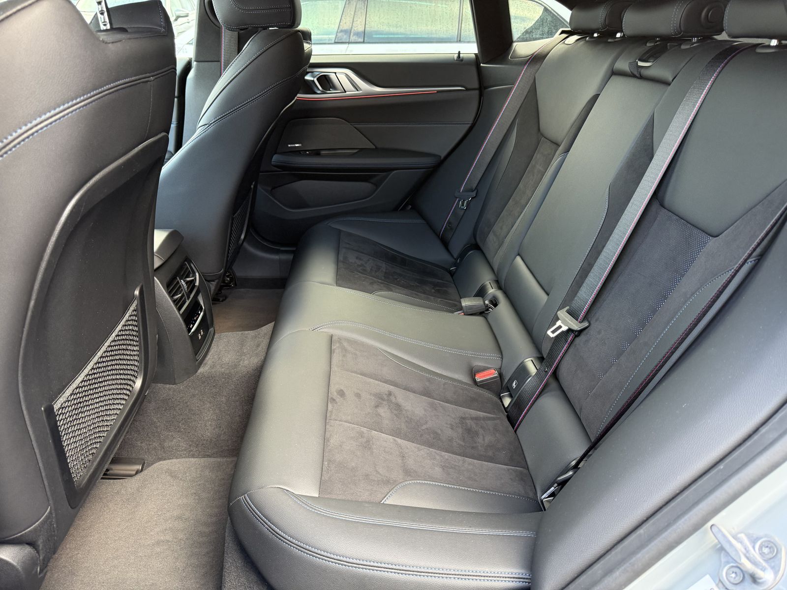 Fahrzeugabbildung BMW i4 M50 Gran Coupé NAV+LASER+360°+ACC+20ZOLL+H&K