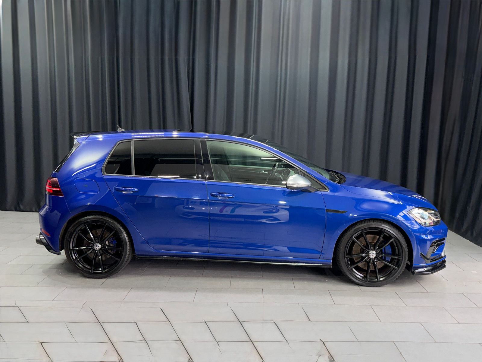 Fahrzeugabbildung Volkswagen Golf VII R 4Motion |REMUS|PANO|LEDER
