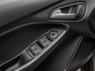 Ford Focus Turnier 1.0 Business Kamera Winterpaket