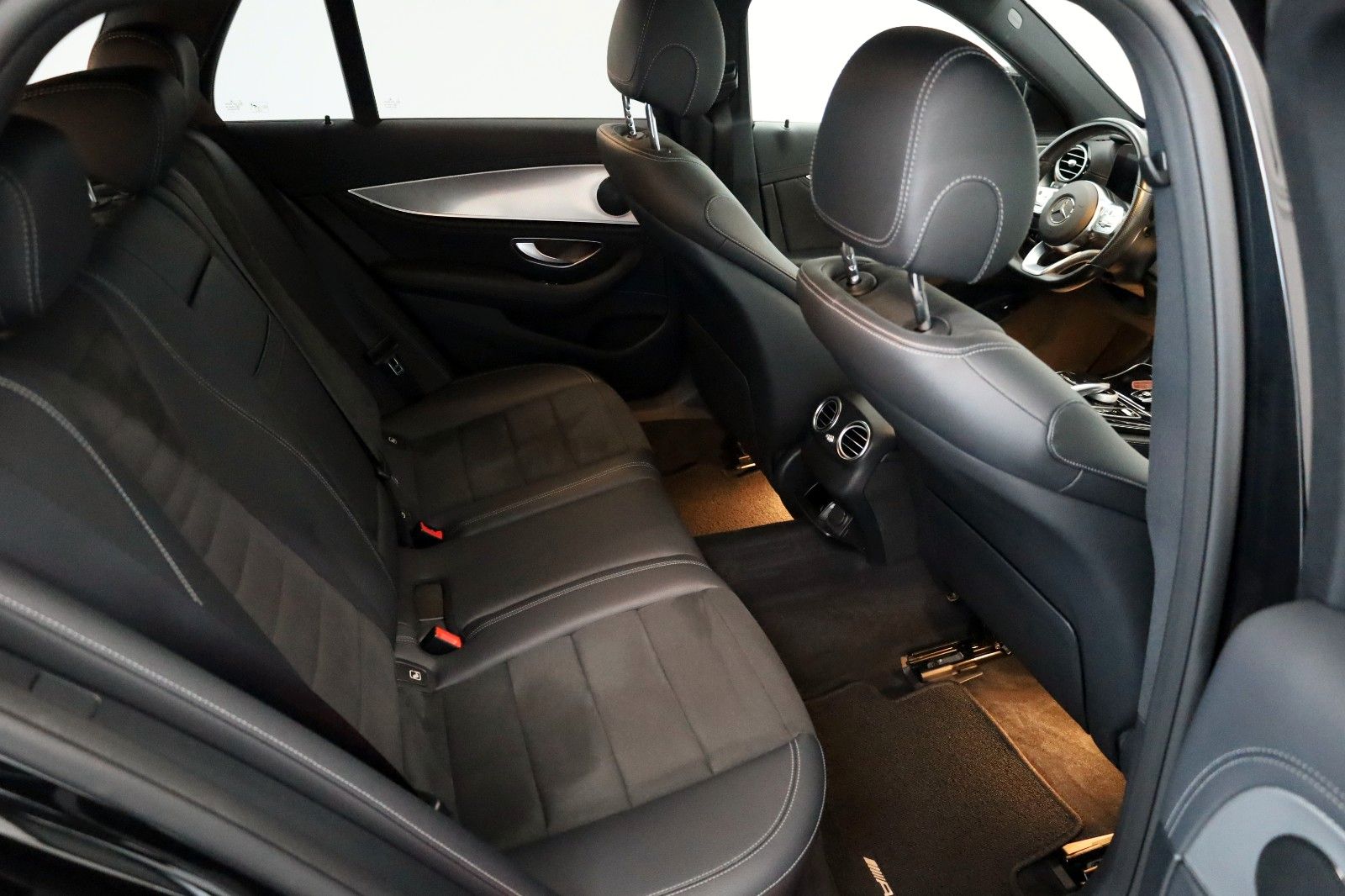 Fahrzeugabbildung Mercedes-Benz E 400d T 4M AMG Line TLeder,Navi,LED,SD,el. AHK