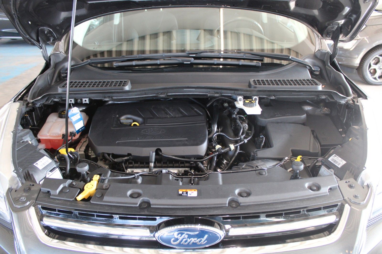 Fahrzeugabbildung Ford Kuga Individual NAVI XENON WinterPaket 1.Hand