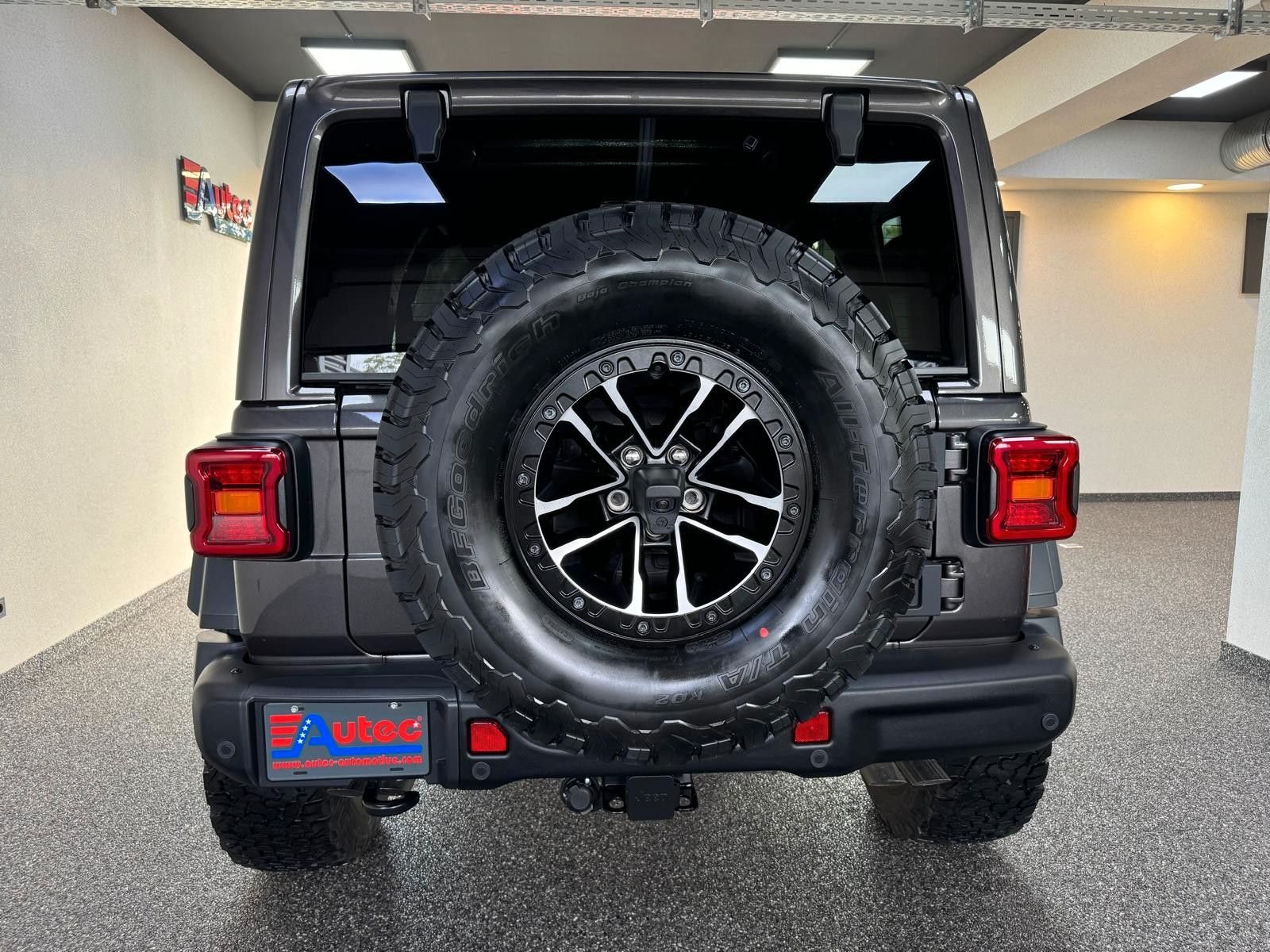Fahrzeugabbildung Jeep 2026 MOAB 392-6.4L HEMI V8-DUAL TOP