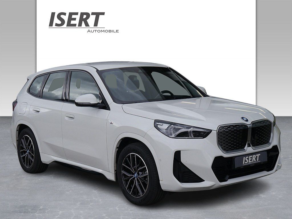 BMW iX1 — fotografia 2