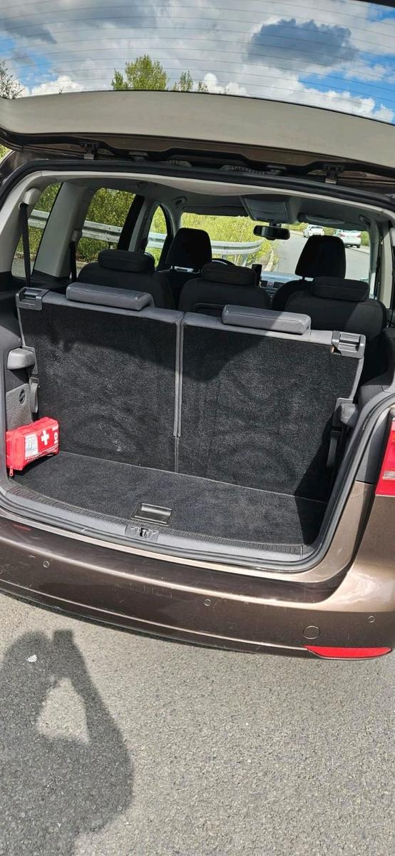 Volkswagen Touran 2011 — photo 7
