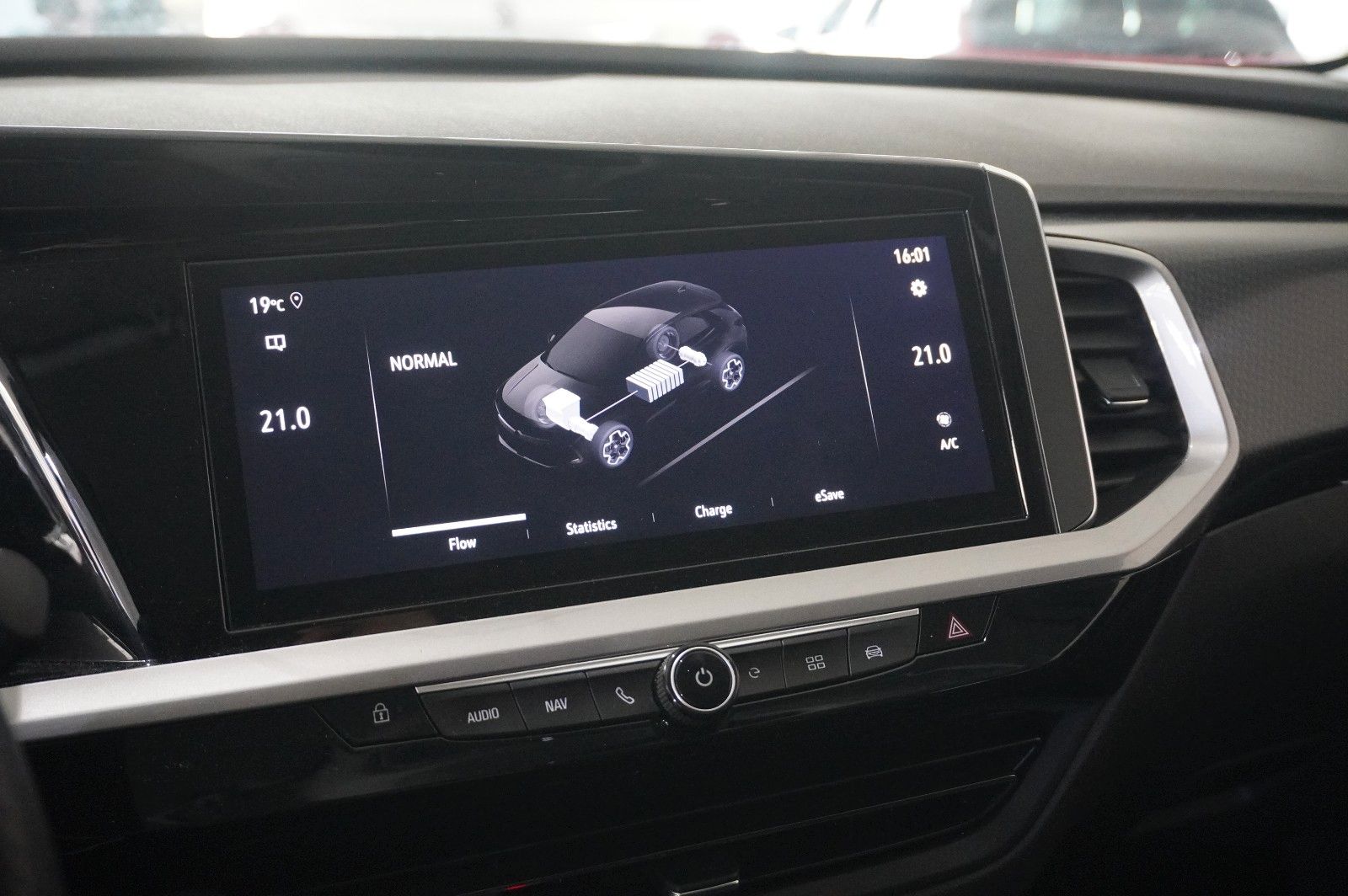 Fahrzeugabbildung Opel Grandland (X) 1.6T GSe HYBRID 4X4 NAVI/LED/SPORT