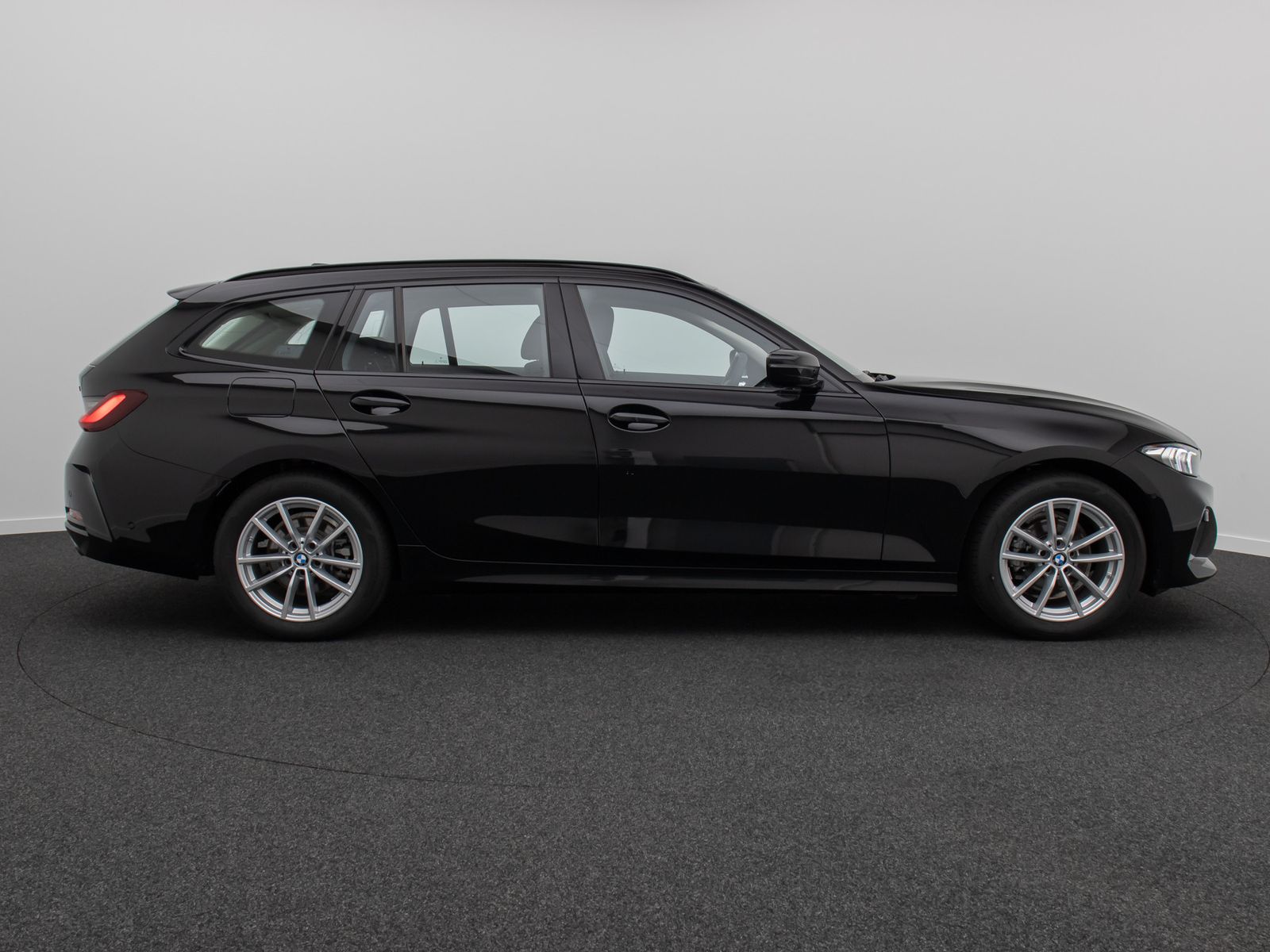Fahrzeugabbildung BMW 318i Alarm DAB Kamera GeschwindigReg Sportlenkrd
