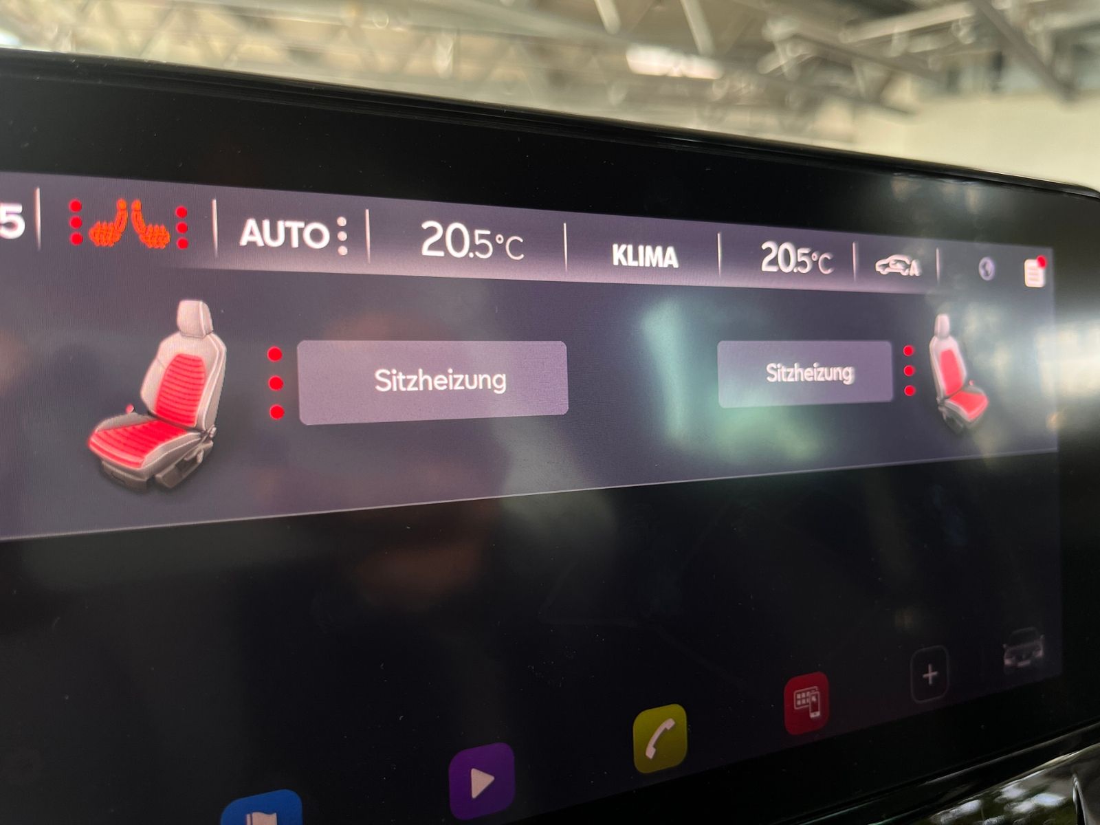 Fahrzeugabbildung SEAT Leon Sportstourer FR e-Hybrid LED NAVI ALU