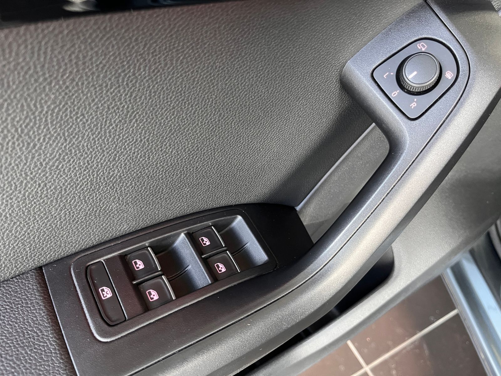 Fahrzeugabbildung CUPRA Ateca 4Drive PANO LED NAVI LEDER 360°