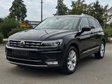 Volkswagen Tiguan 2.0 TDI SCR 140kW DSG 4MOTION Highlin... - VW Tiguan mit Schiebetür