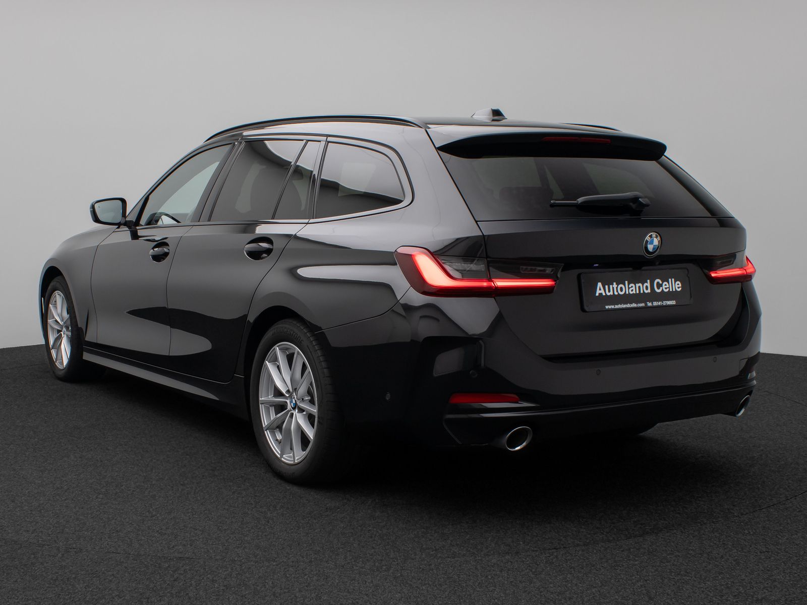 Fahrzeugabbildung BMW 318d Kamera HUD DAB ACC Komfort Alarm Sport