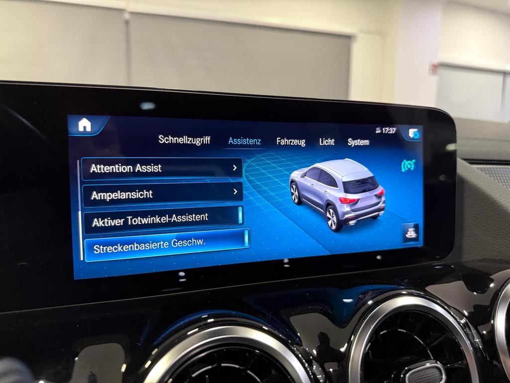 Mercedes-Benz GLA 220