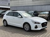 Hyundai i30 Pure 1.4 / Klima - Hyundai i30 Pure mit Benzin-Antrieb