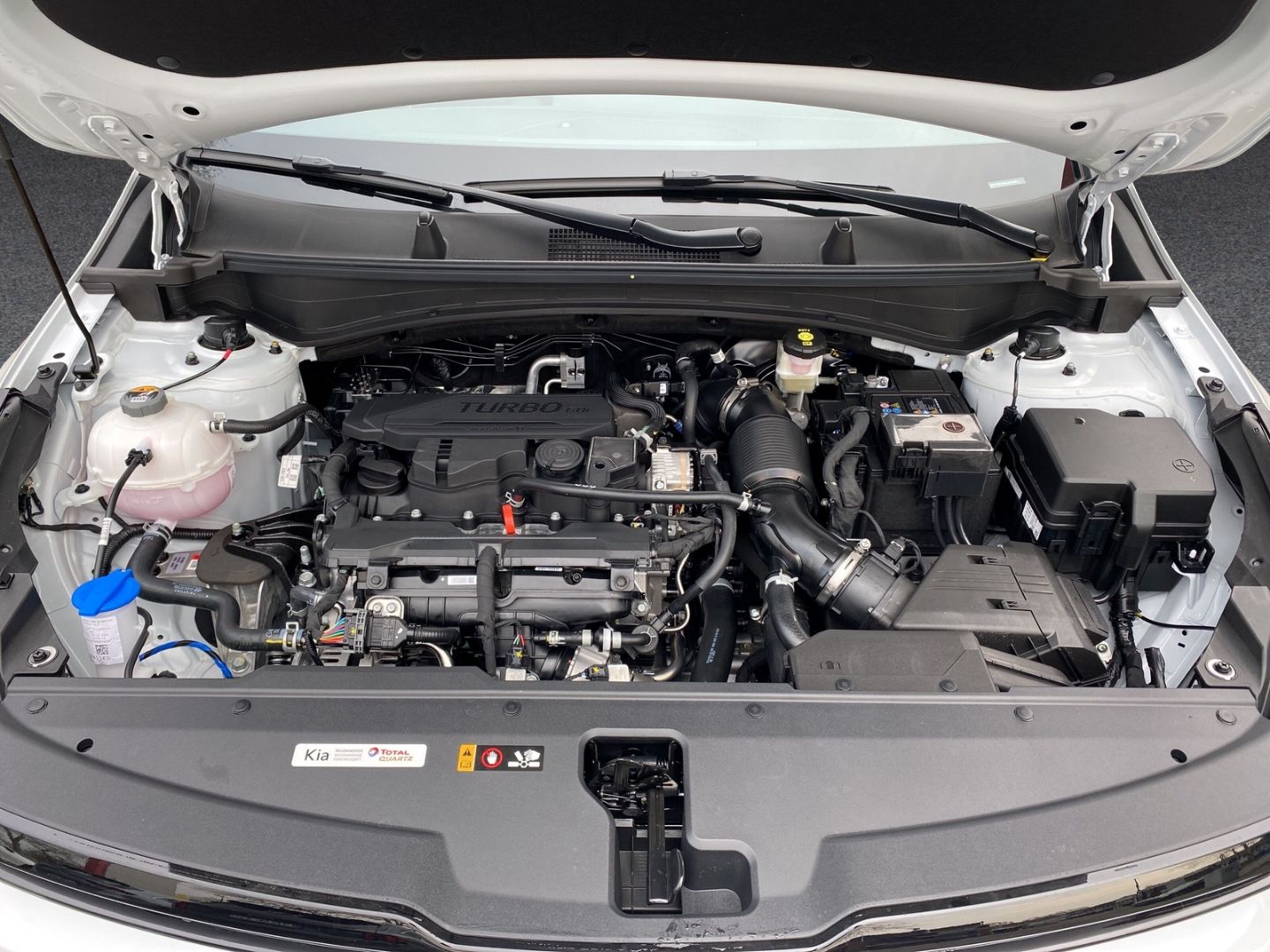 Fahrzeugabbildung Kia Sportage GT-LINE 4WD 1.6 T-GDI MILD-HYBRID *SOUN
