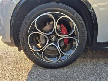 Alfa-Romeo Stelvio - 4
