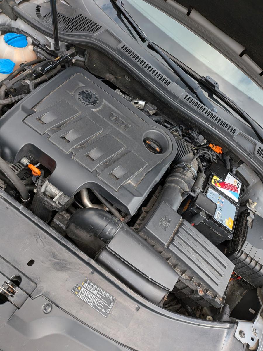 Skoda Superb 2011 — photo 9