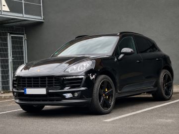 Porsche Macan - 1