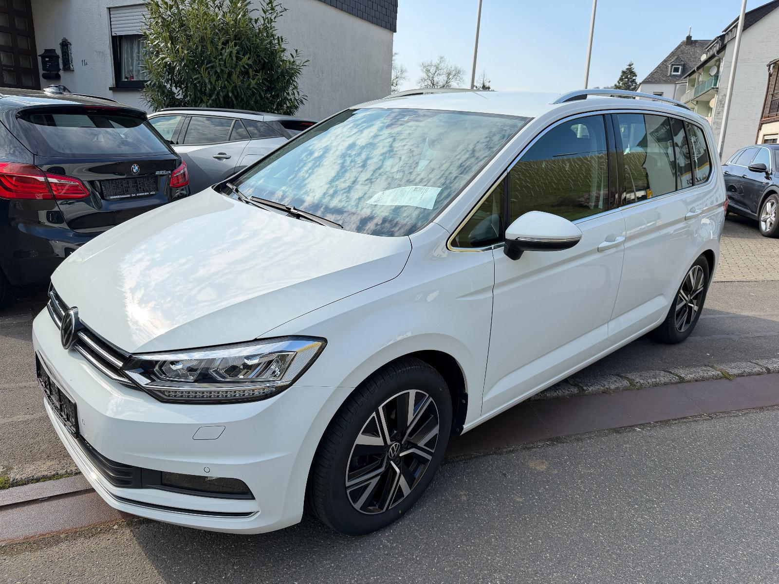 Volkswagen Touran 2.0 TDI SCR DSG Highline 1.Hand ACC