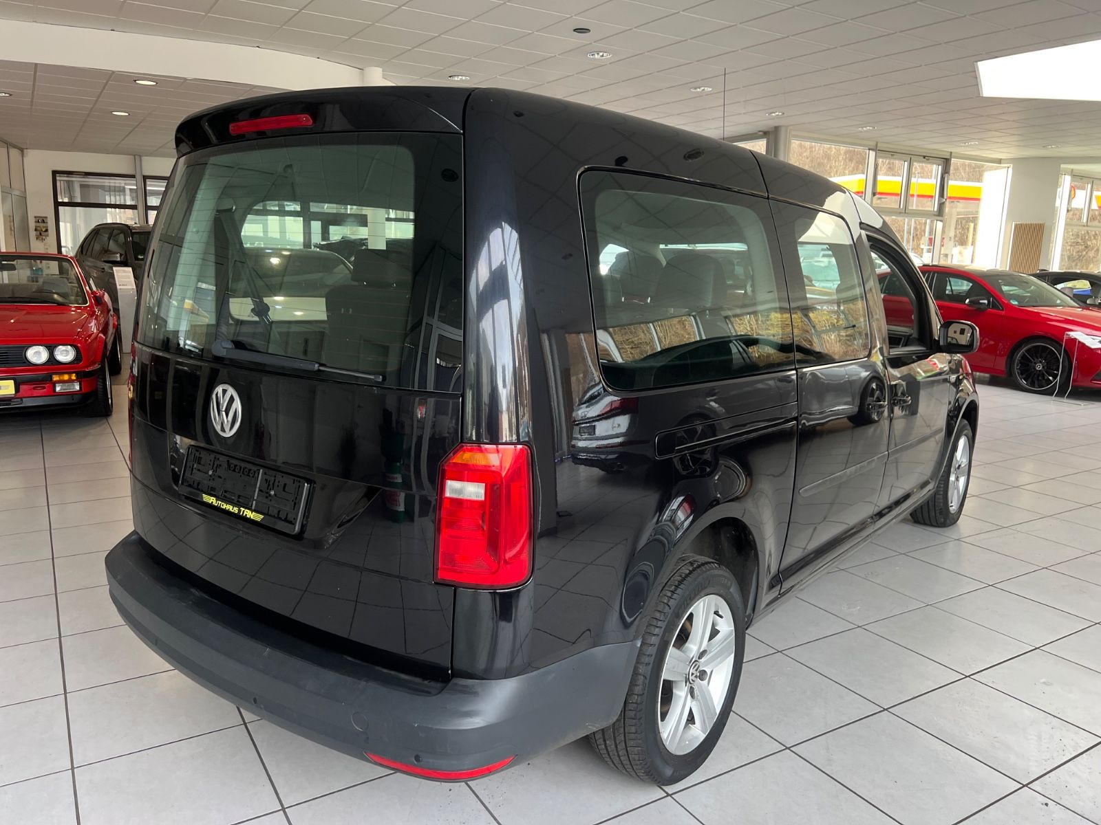 Fahrzeugabbildung Volkswagen Caddy PKW Maxi *MOTOR BEI VW NEU 100.000KM*