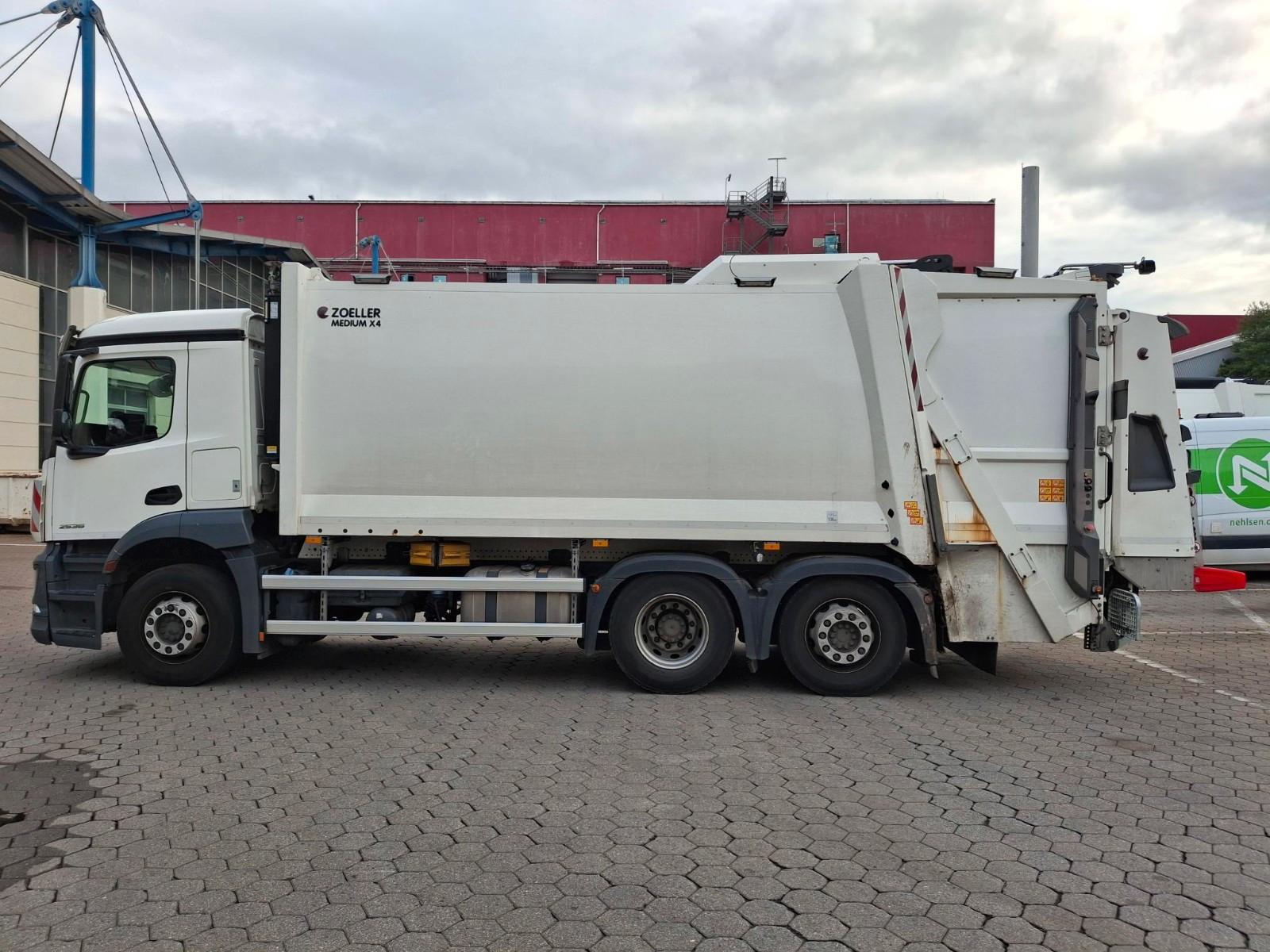 Mercedes-Benz Actros 2536 L mit ZOELLER MEDIUM X4 22