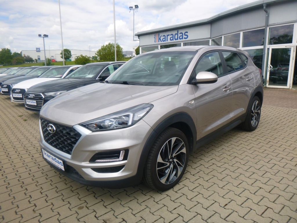 Hyundai Tucson Pure 2WD >64.818KM/Automatik<