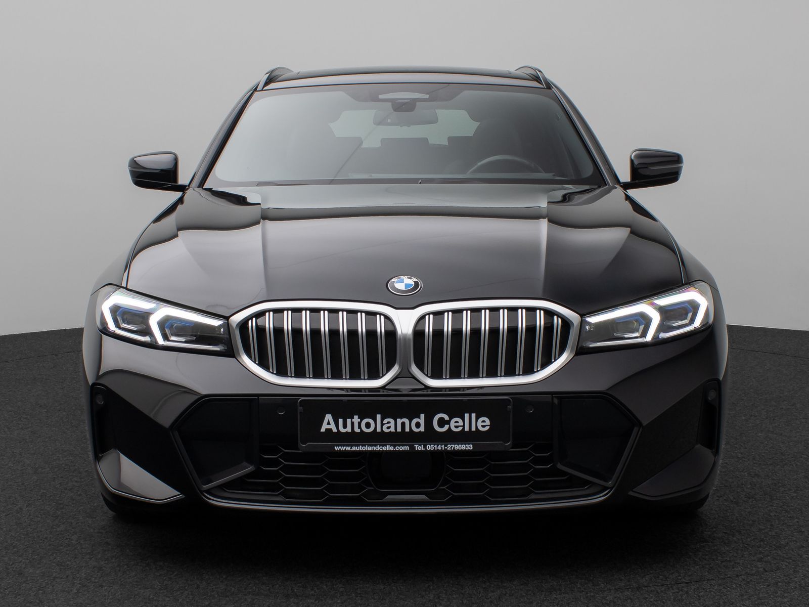 Fahrzeugabbildung BMW 318d M Sport Panorama Kamera HUD DAB HiFi AHK