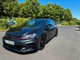 Volkswagen Golf 2.0 GTI Clubsport Schalen Dynaudio 19" - VW Golf Gebrauchtwagen in Bonn