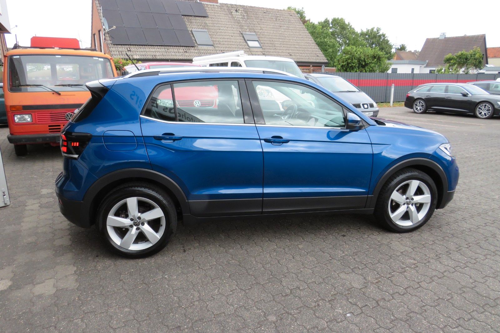 Fahrzeugabbildung Volkswagen T-Cross Highline DSG ACC NAVI AHK APP 1.HAND