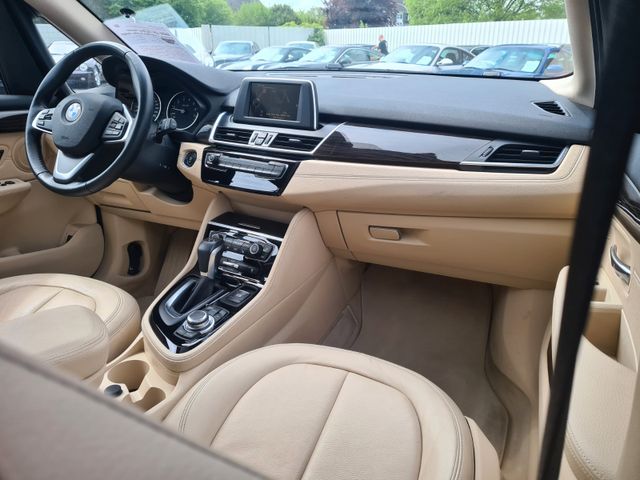 Fahrzeugabbildung BMW 225 i Active Tourer Luxury Line/Pan./Leder beige