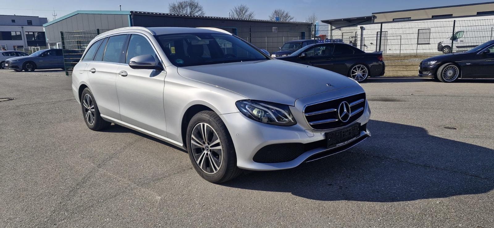 Mercedes-Benz E 220d T Avantgarde/Keyless Go