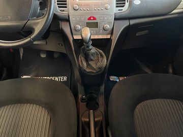 Lancia Ypsilon 1.4 8V Oro *KLIMAAUT.*2.HD*TÜV 062027*