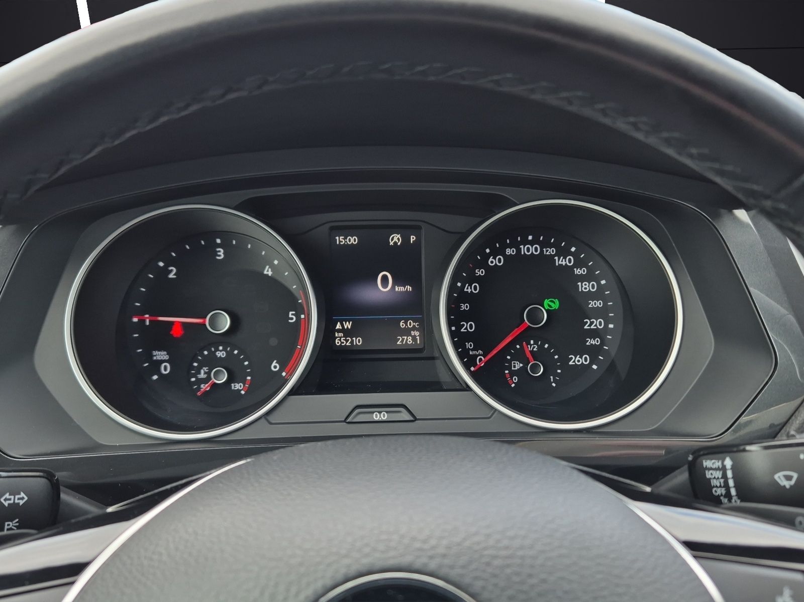 Fahrzeugabbildung Volkswagen Tiguan 2.0 TDI DSG R-Line AHK LED HuD Navi ACC