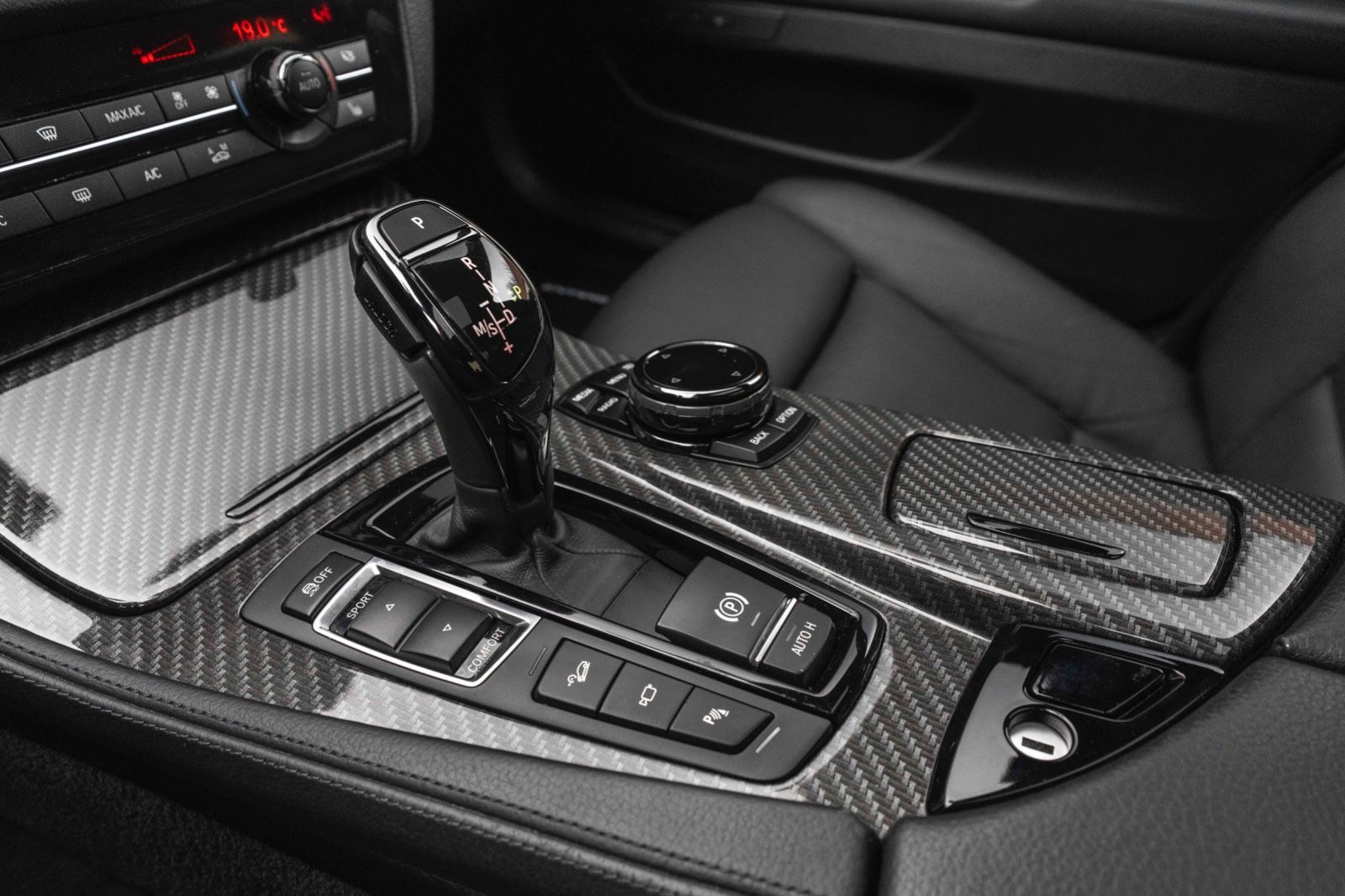 Fahrzeugabbildung BMW 550I Xdrive M-Performance HUD LED KAM NAV H&K