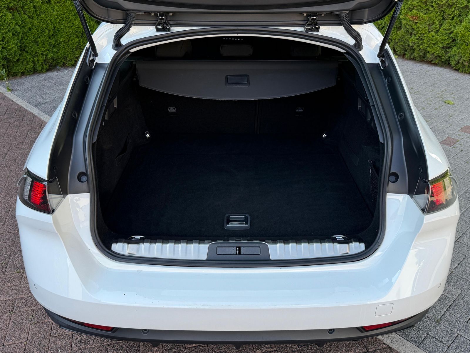 Fahrzeugabbildung Peugeot 508 1.5 Blue-HDI Active NAV+SHZ+KAM180°+TEMP+MFL